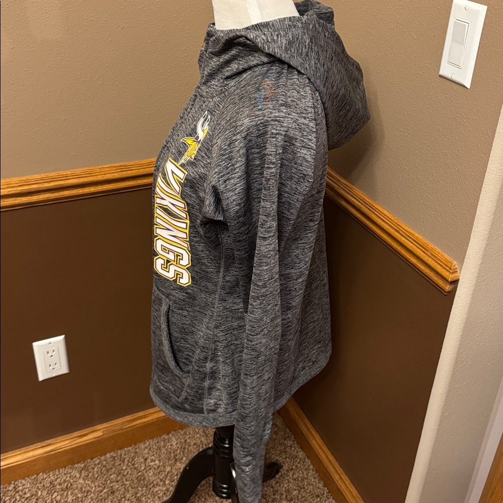 NFL Team Apparel Vikings Women’s Hoodie - Picture 4 of 5